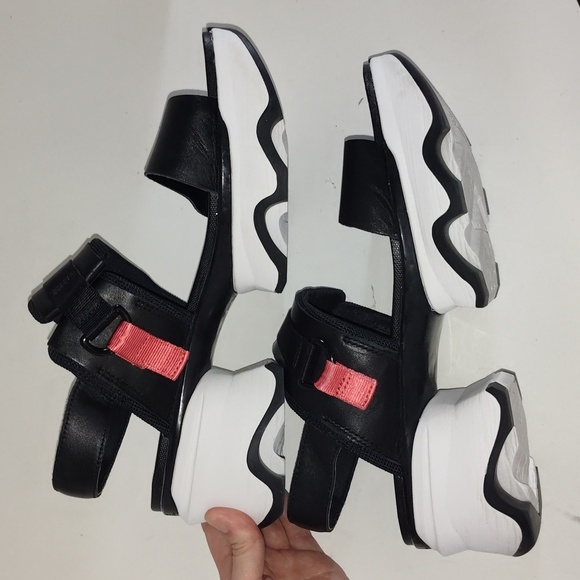 Sorel KINETIC™ Impact Slingback Heel Women's Sandal Size Black/White Sz 11 - Picture 5 of 10